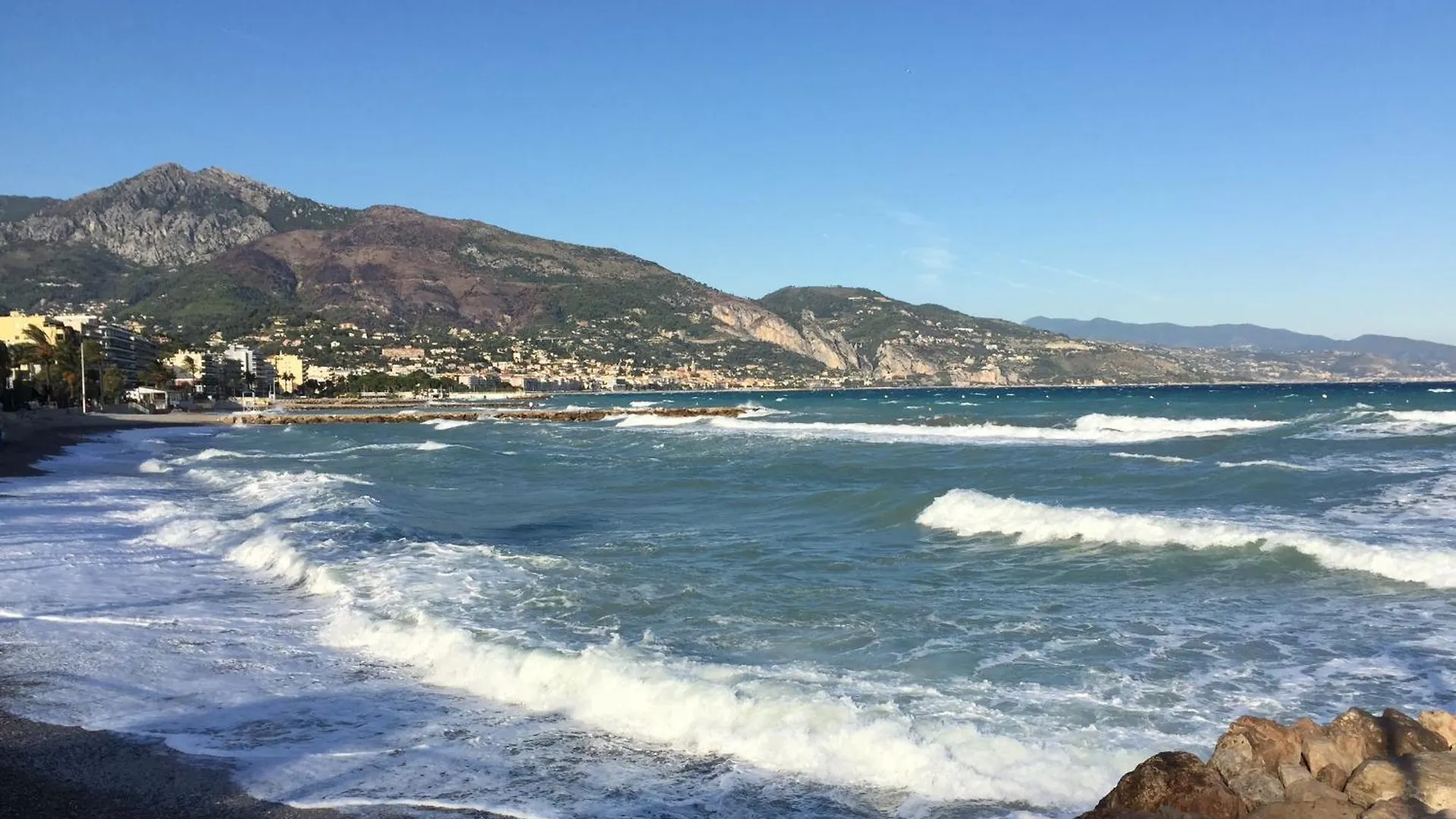 Апартаменты Joli Studio Bord De Mer Entre Menton Et Monaco Рокебрюн — Кап-Мартен